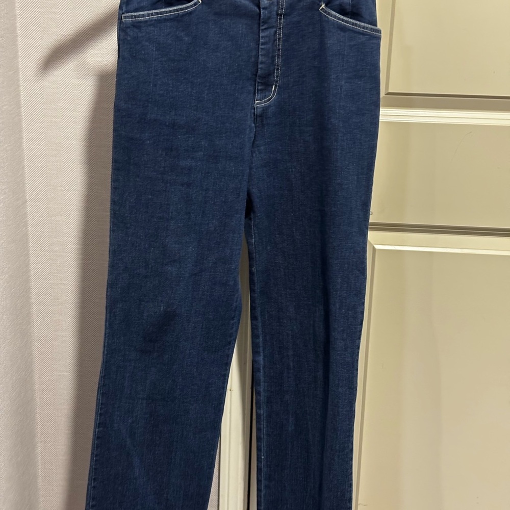 Stylish Indigo Women's Straight Leg Jeans